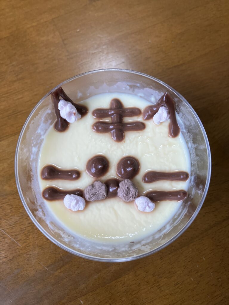 富士サファリパーク　ライオンのミルクプリン